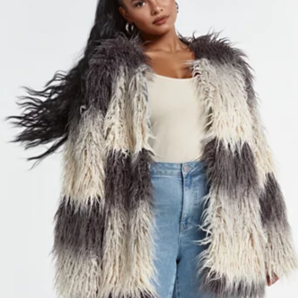 3x Faux Fur Coat - Picture 3 of 3